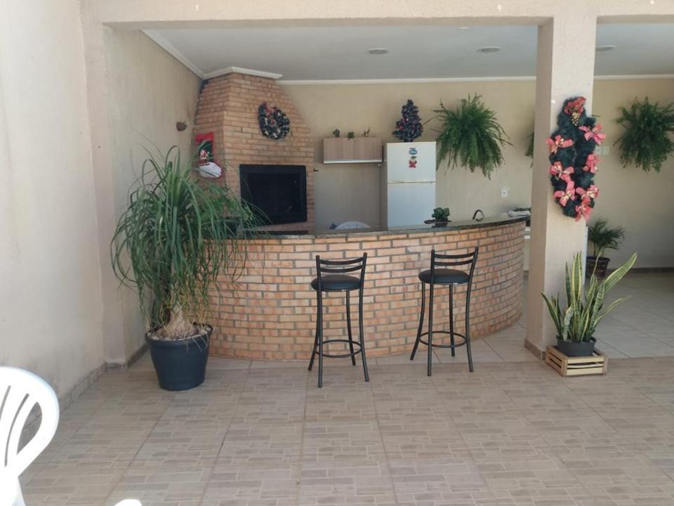 Edicula Com Um Banheiro E Piscina E Lazer *