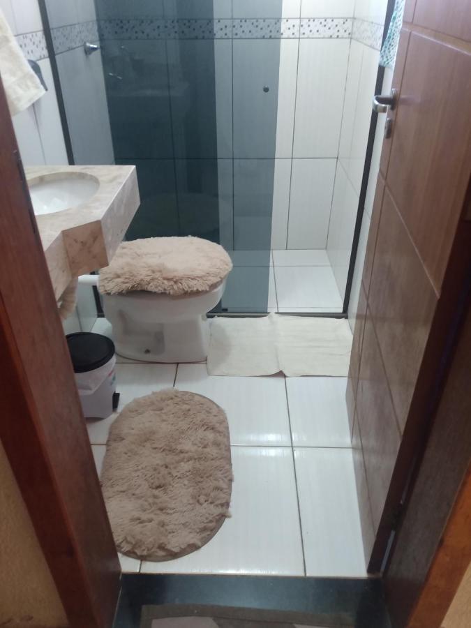 Edicula Com Um Banheiro E Piscina E Lazer Casa de hóspedes